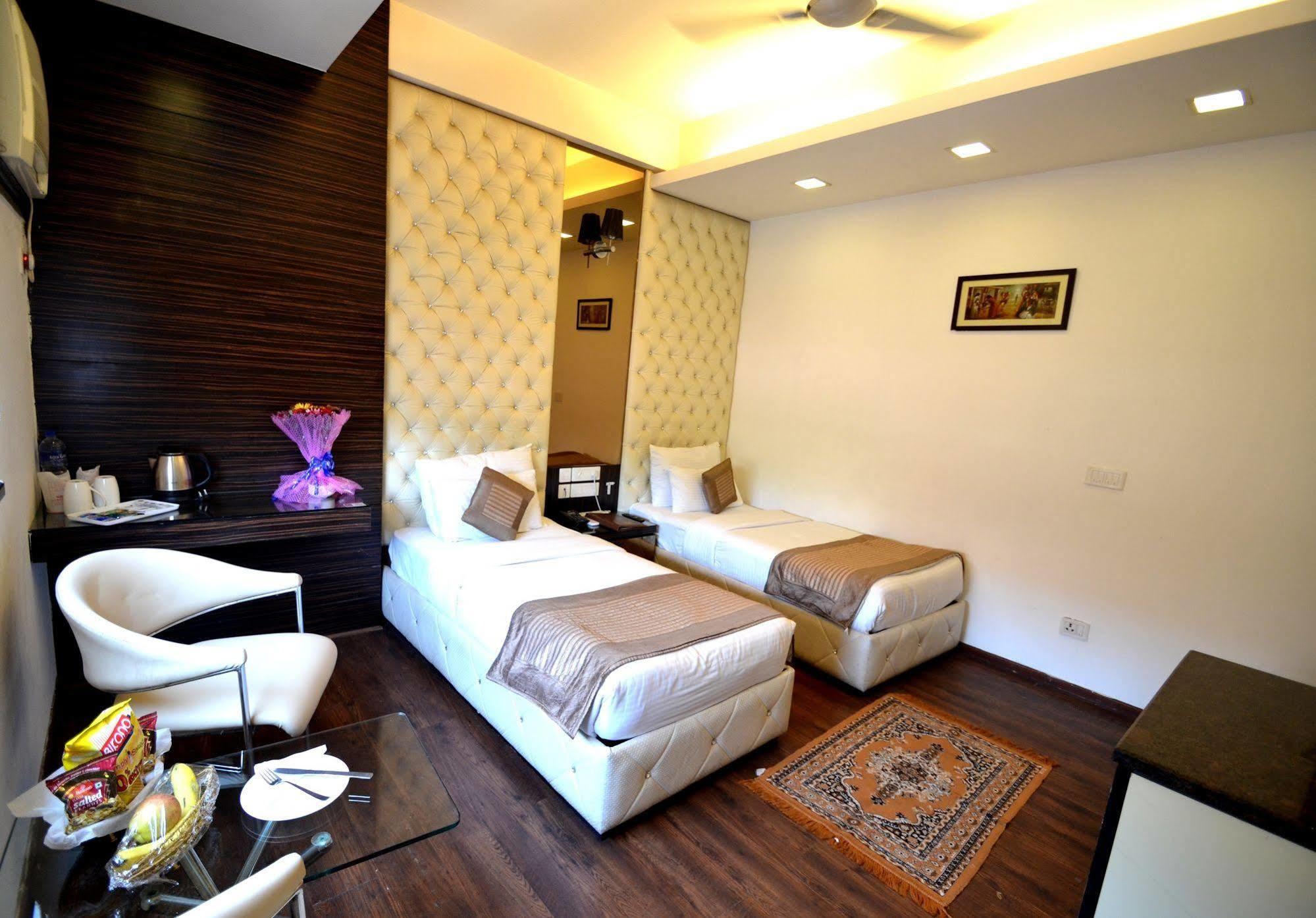 Hotel Metro View Delhi  Eksteriør billede