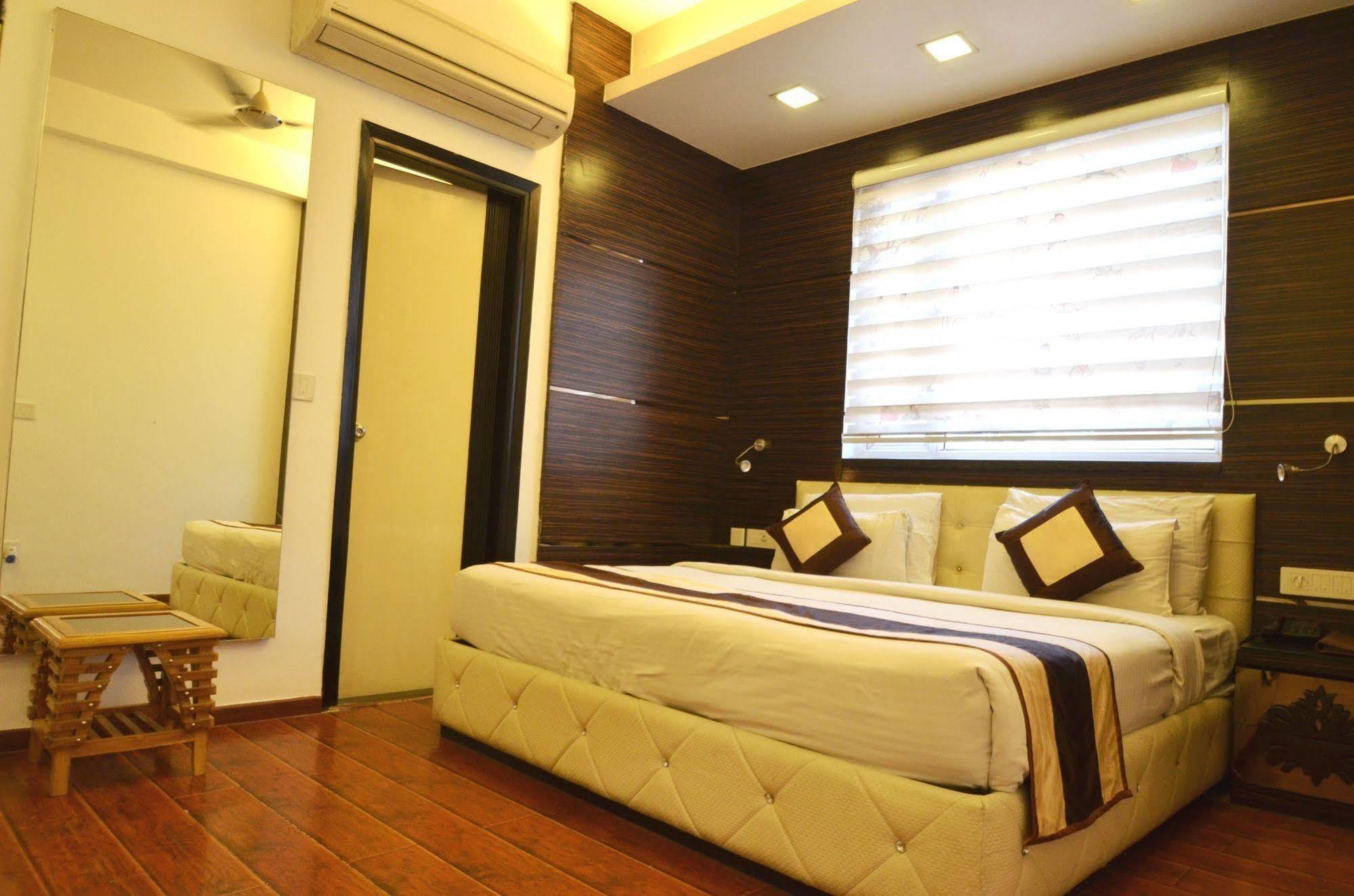 Hotel Metro View Delhi  Eksteriør billede