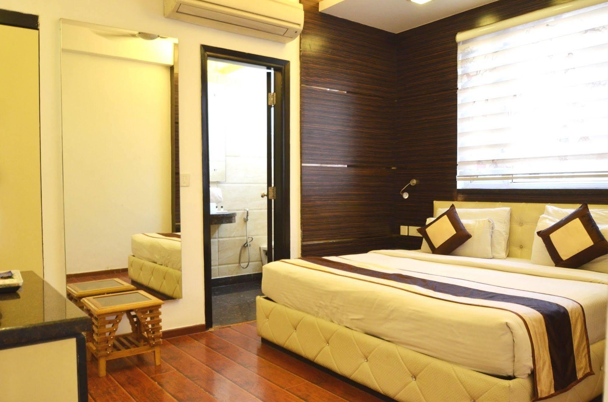 Hotel Metro View Delhi  Eksteriør billede