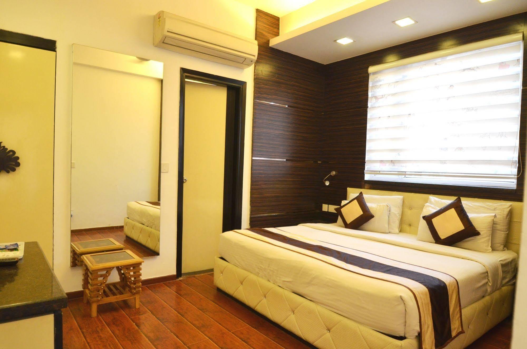 Hotel Metro View Delhi  Eksteriør billede