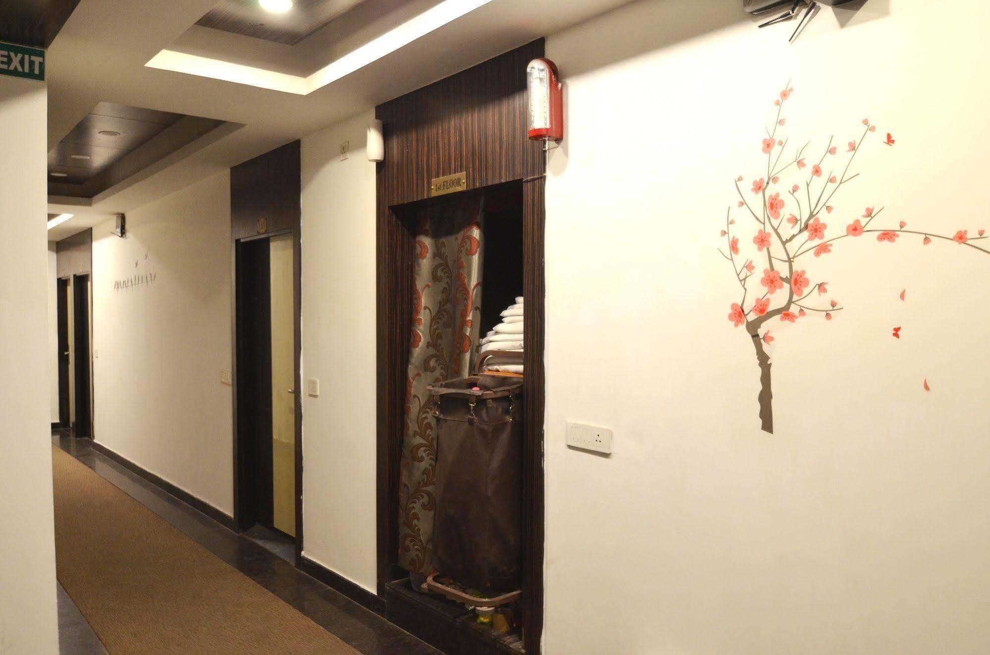 Hotel Metro View Delhi  Eksteriør billede
